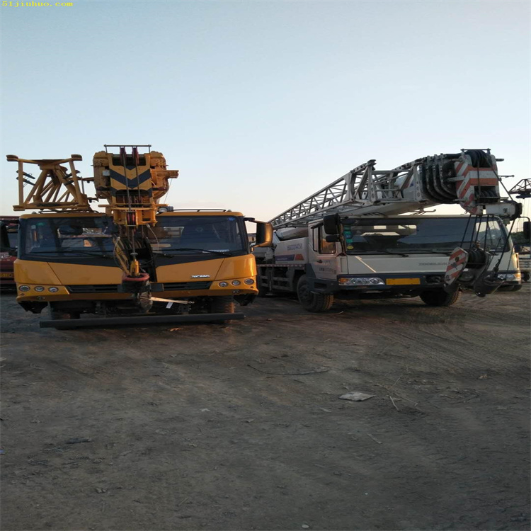 攀枝花吊车吊挖机正确办法